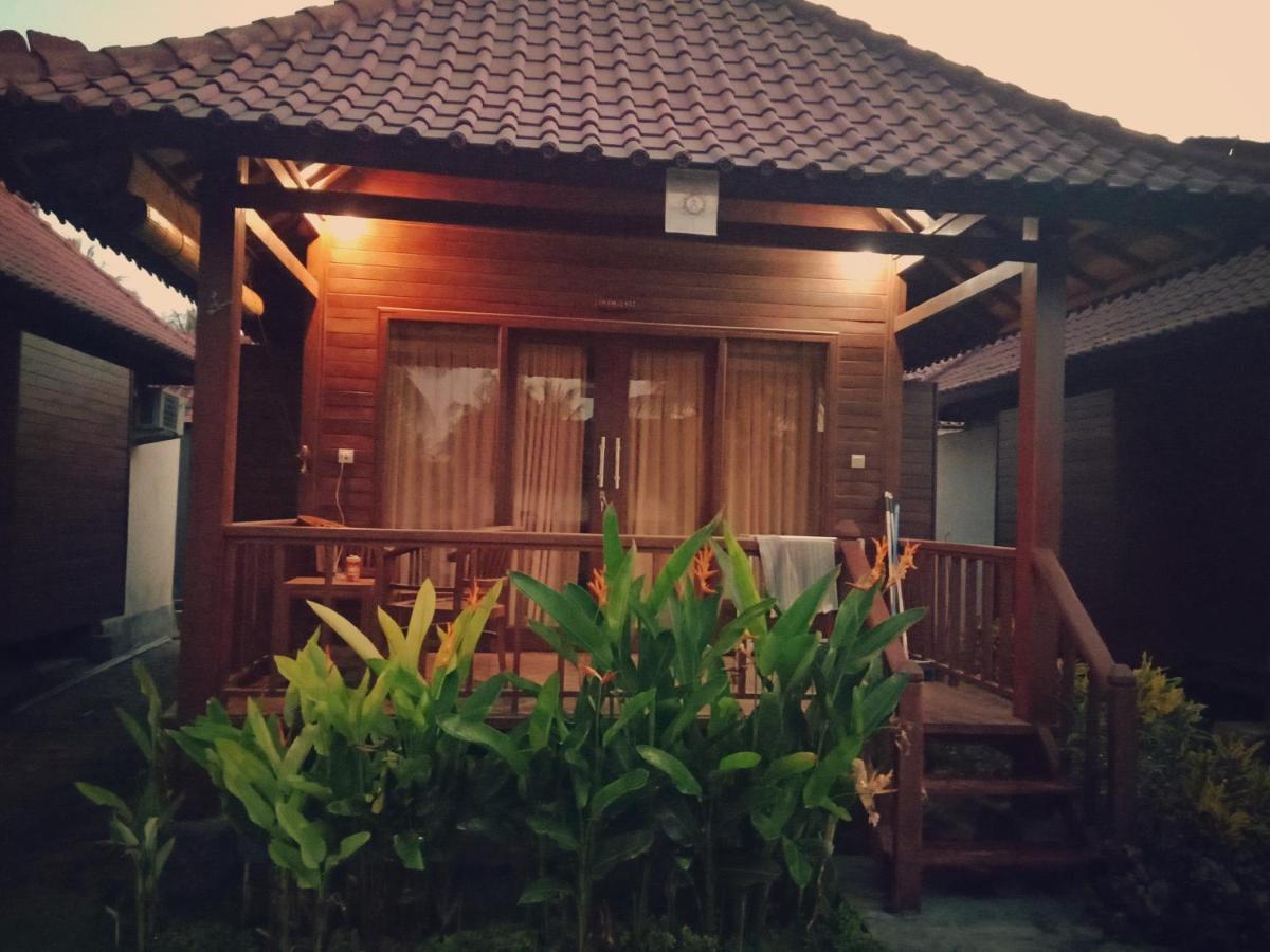 Svaha Nusa Guest House Нуса-Лембонган Екстер'єр фото